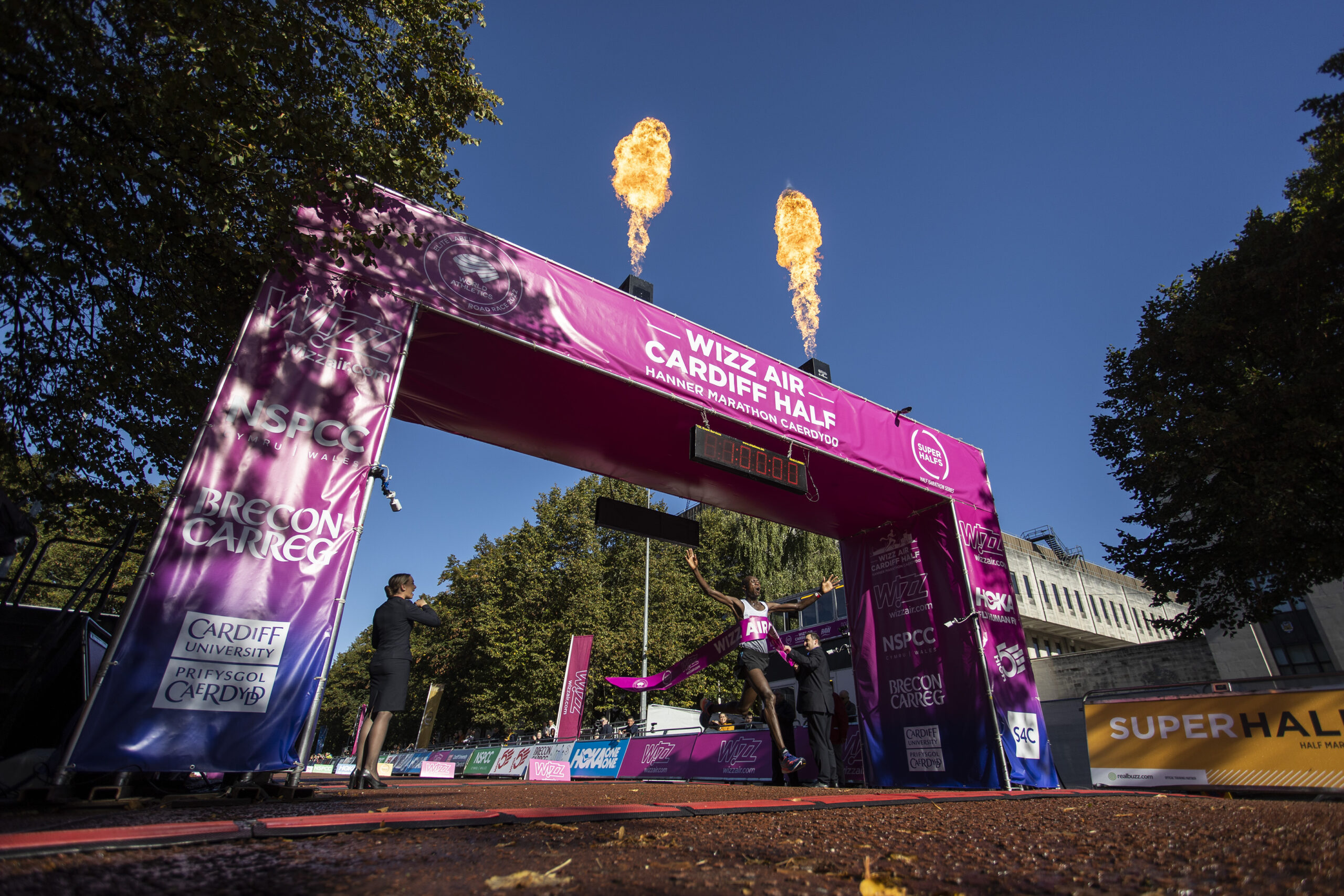 02.10.22 - Wizz Air Cardiff Half Marathon -